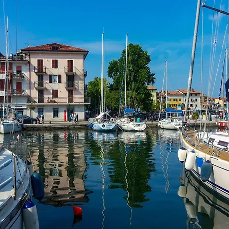 Apartment In 51276 *